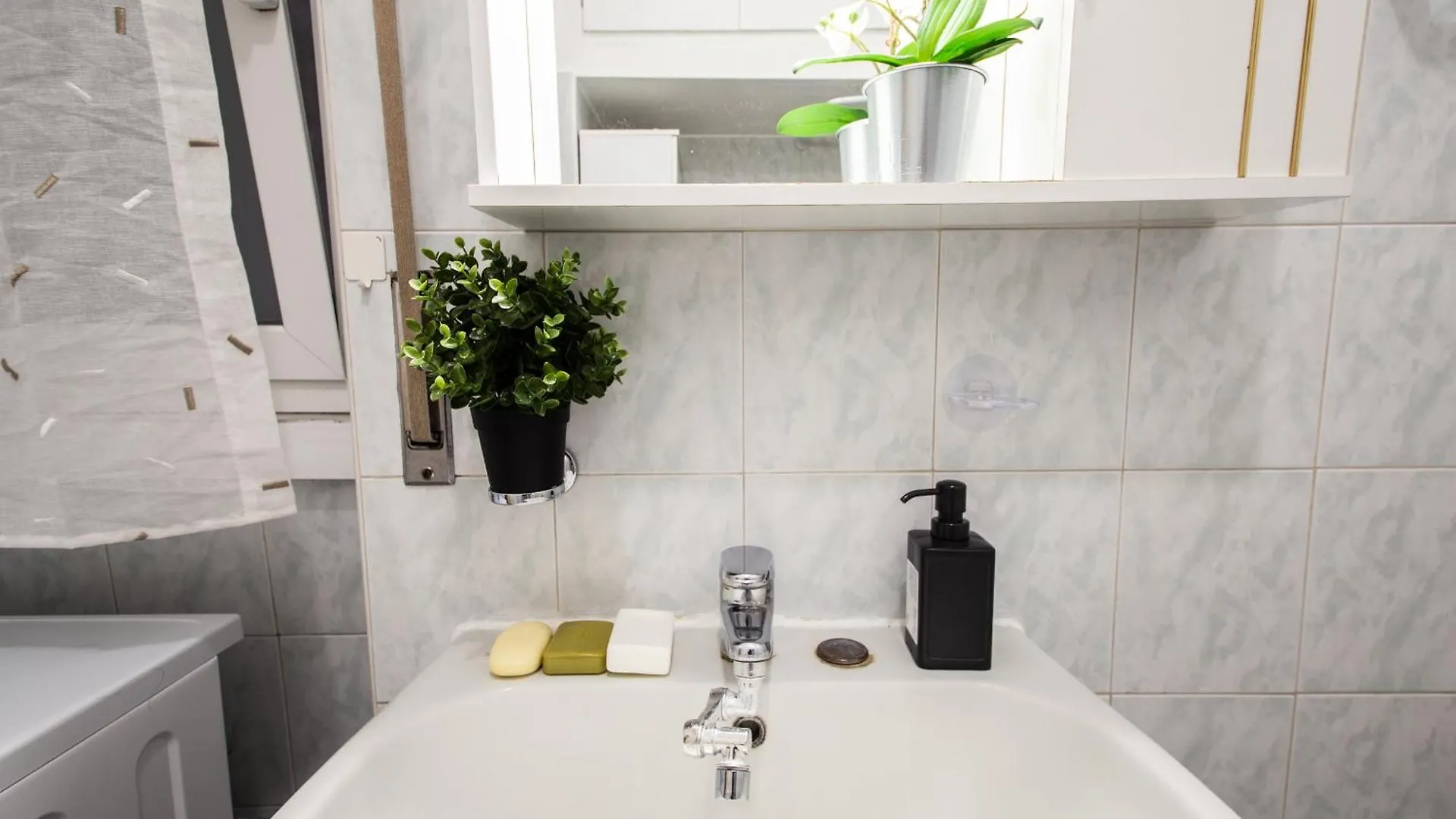 Milano-Linate Suite Self Check In & Free Parking 0*, Milan